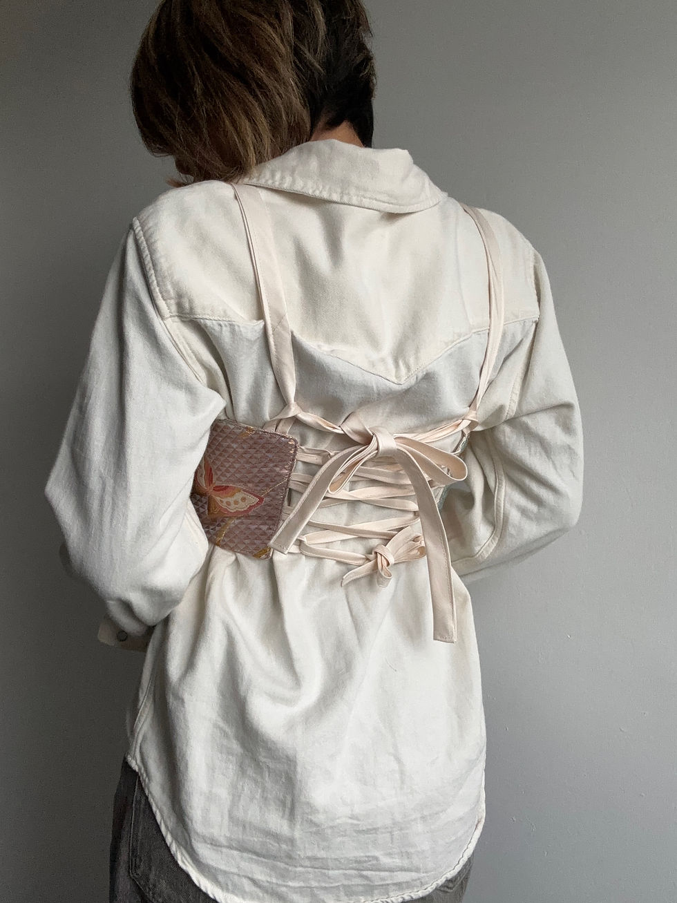 Thumbnail: Pastel Pink Butterfly Vintage Silk Kimono Corset/ 蝶々のコルセット