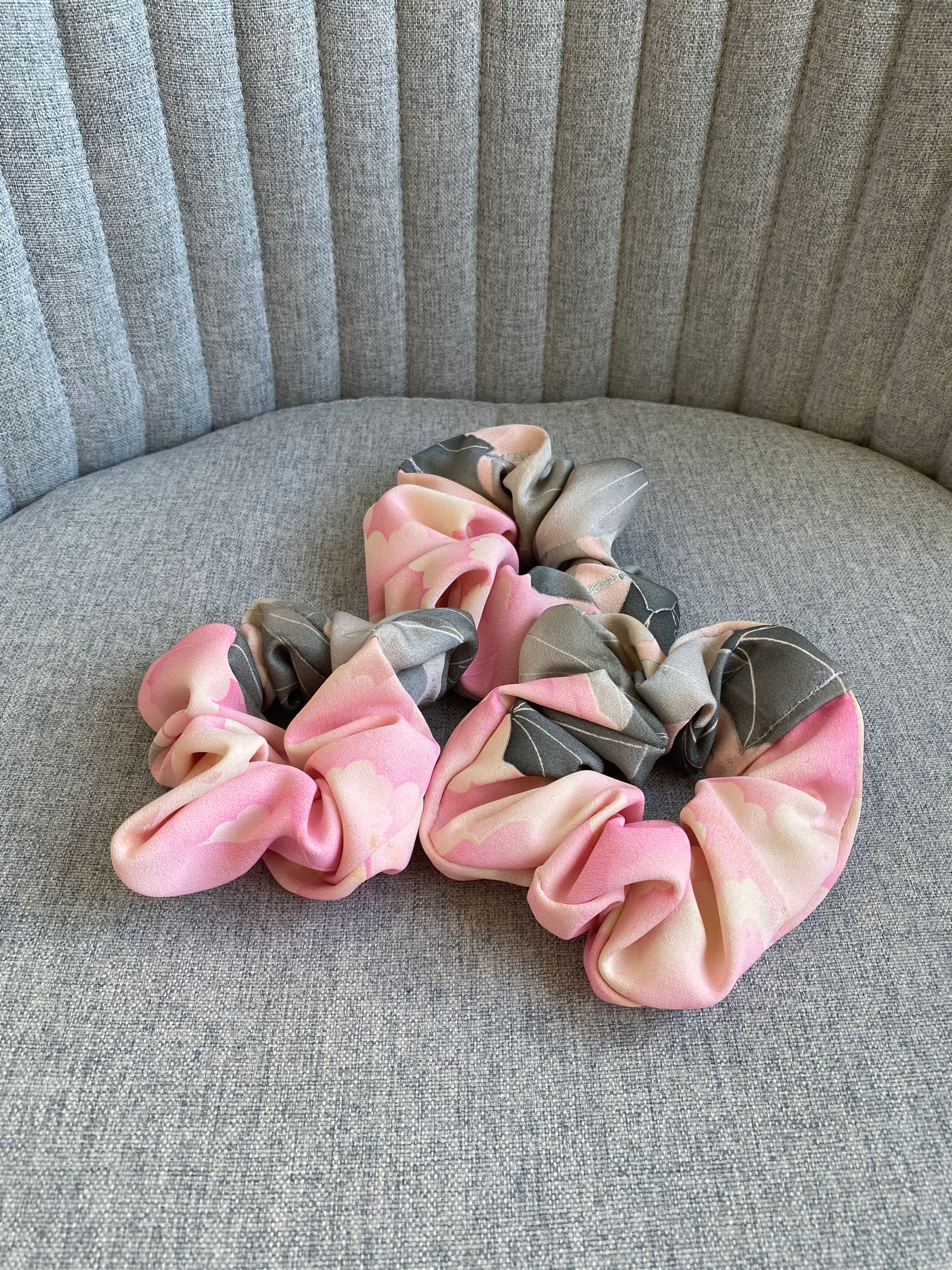 Gorgeous Pink Peony Vintage Silk Kimono Scrunchies/ピンクの牡丹のシュシュ