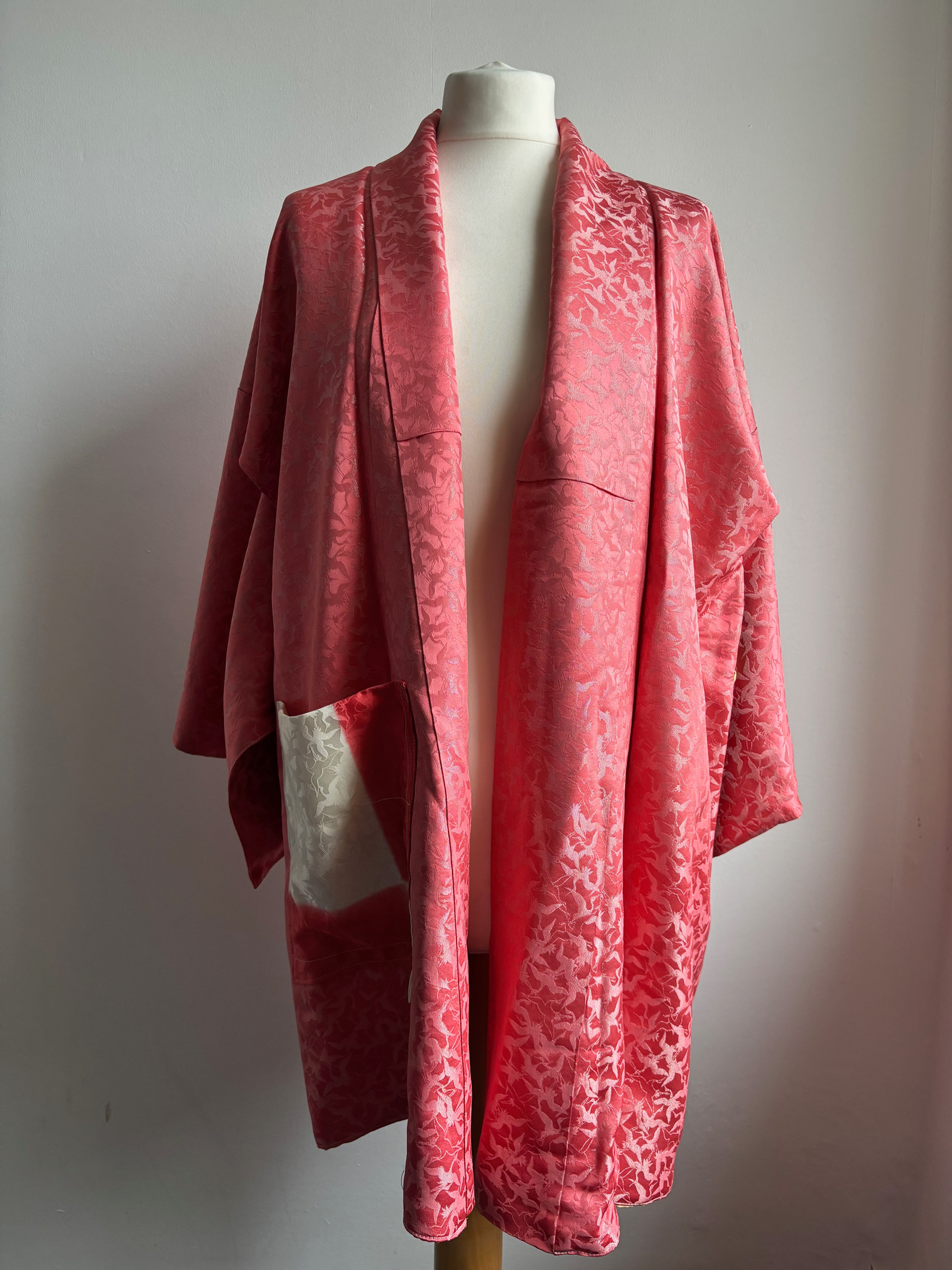 Pink Silver Crane Vintage Silk Kimono Haori Jacket / ピンク銀鶴着物羽織ジャケット