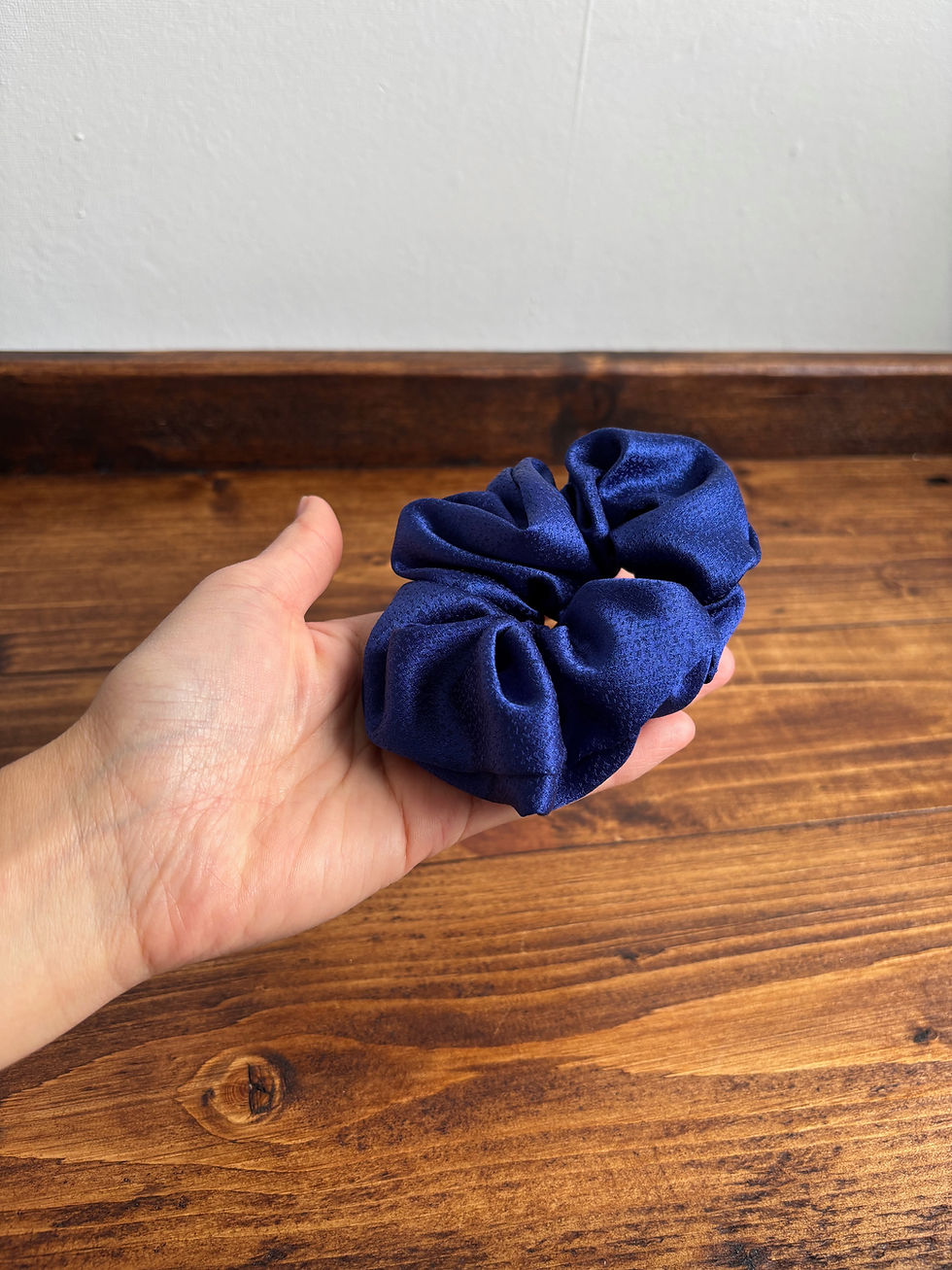 Thumbnail: DIY Kit Vintage Silk Kimono Scrunchie / 着物DIYセットシュシュ