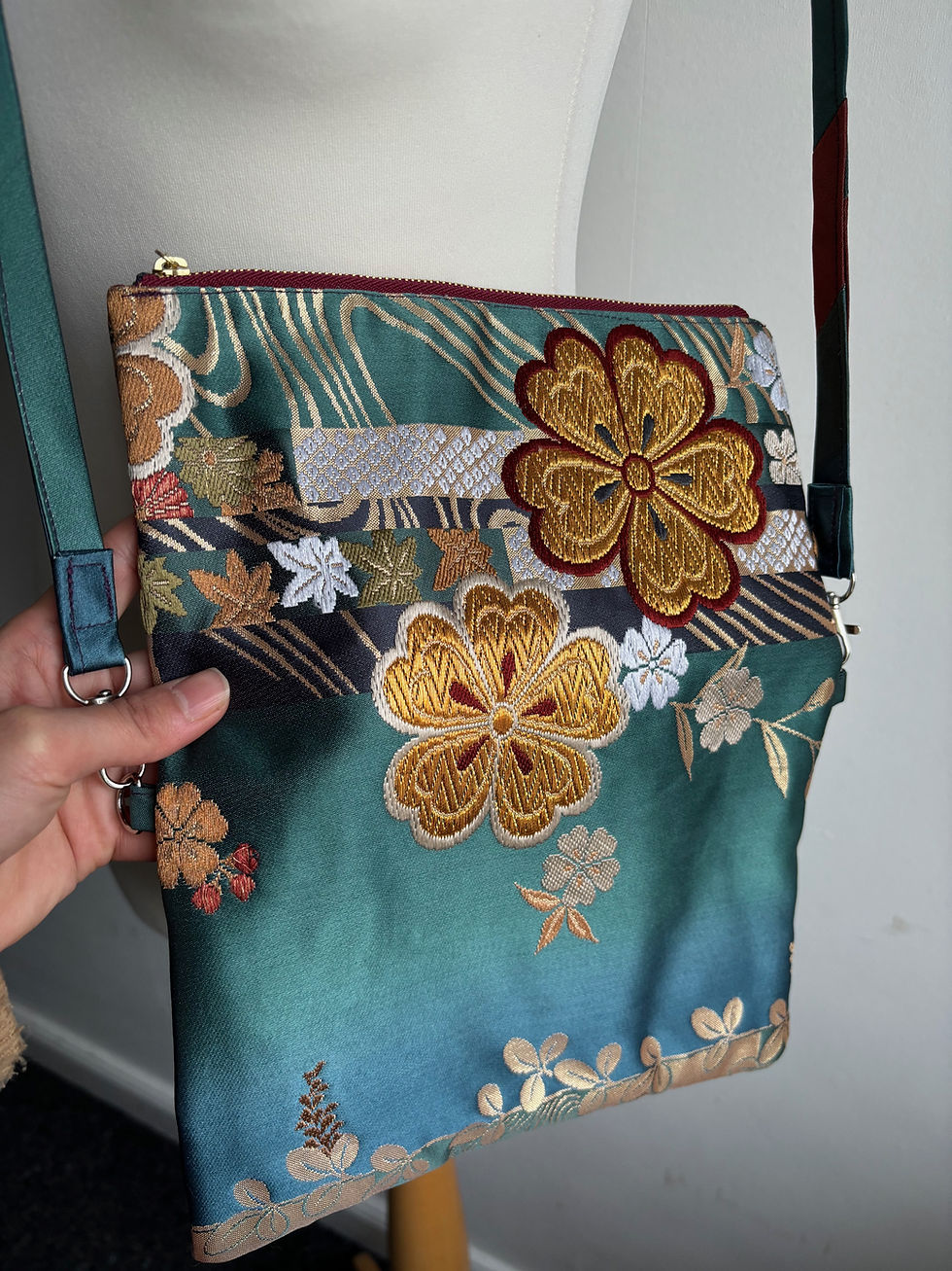 Thumbnail: Emerald Dark Green Butterfly Vintage Silk Kimono Clutch Bag/ 蝶々のクラッチバック