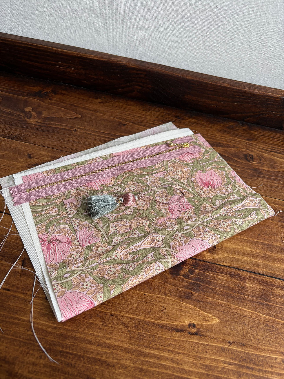 Thumbnail: DIY Kit Japanese Cotton Fabric Boxed Makeup Pouch / コットンの化粧ポーチのDIYセット