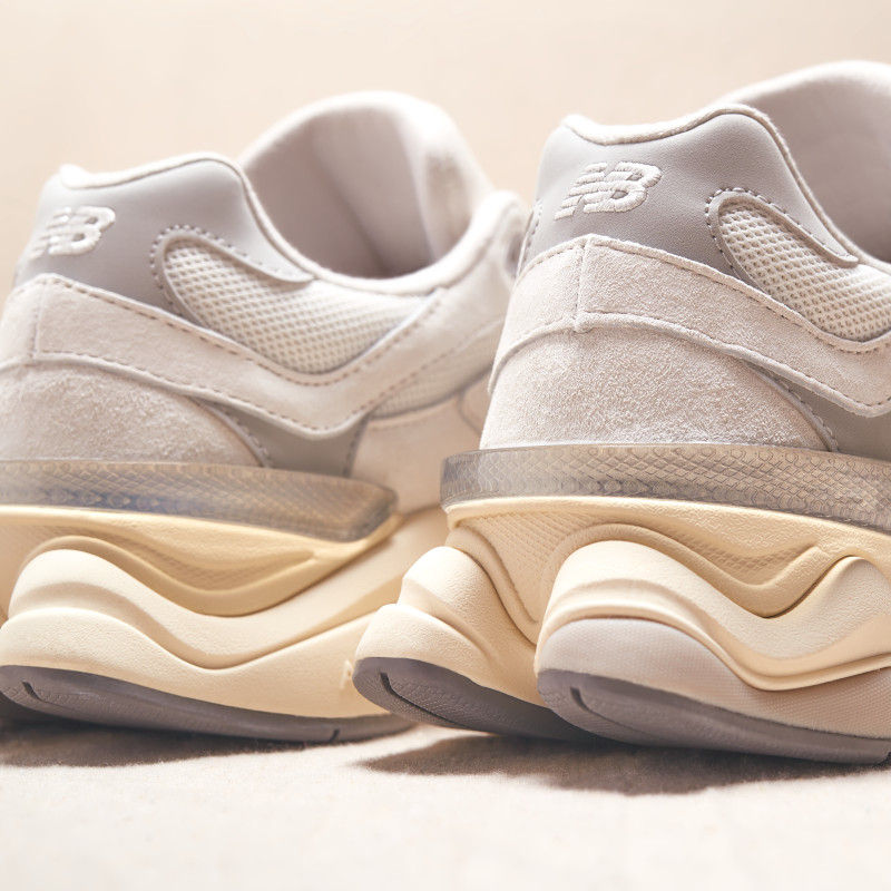 New Balance U9060ECA Sneakers in sea salt