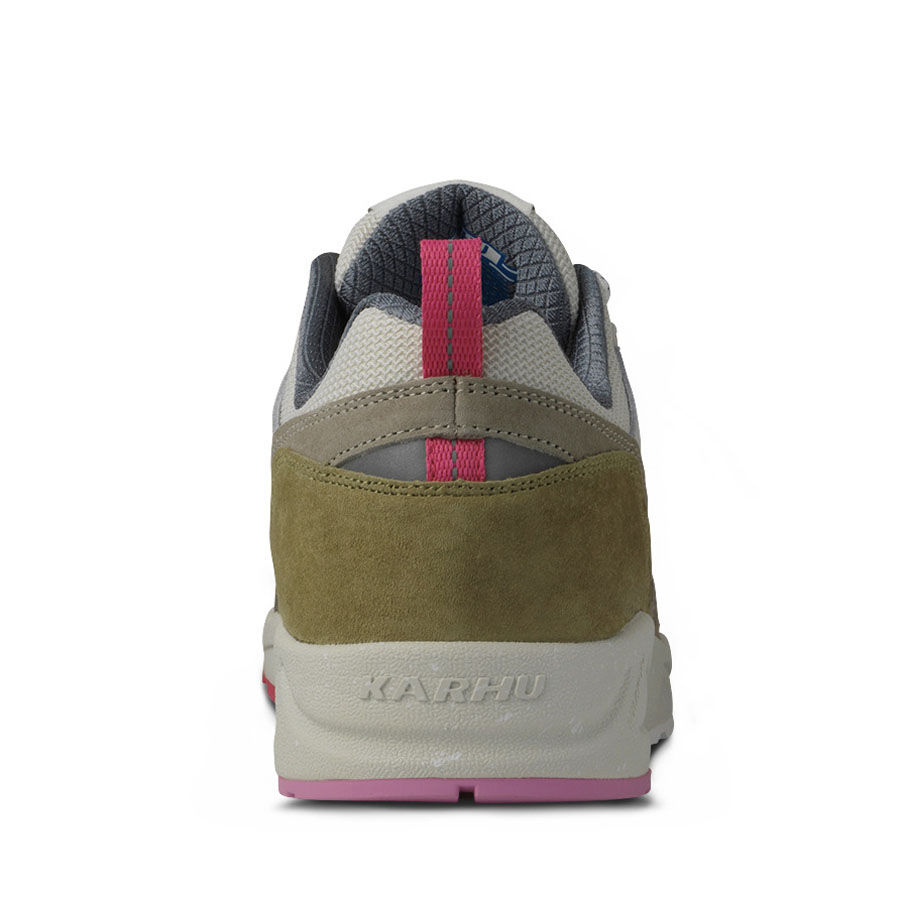 Karhu Fusion 2.0 Sneakers Forest Rule Pack in abbey stone pink yarrow heel detail