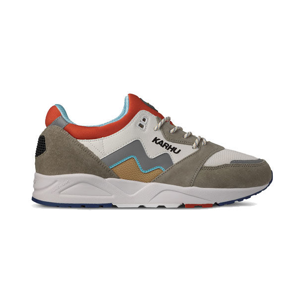 Karhu Aria 95 Sneakers in Abbey Stone Silver Forest Rules Pack