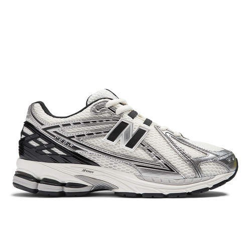 ★国内発送★ New Balance M1906RER ★SILVER BLACK New Balance 1906 Sneakers M1906RER | silver metallic/black