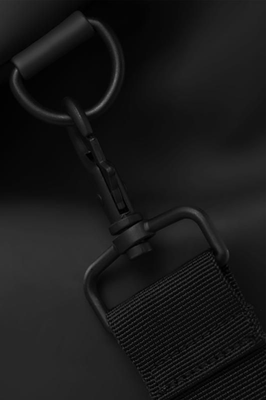 Rains Hilo Weekend Bag Black Clasp