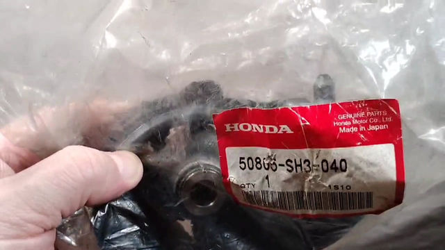 Thumbnail: 88-91 Honda CRX OEM Factory Motor Mount