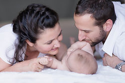 Forelder og barn massasje babymassasje aromaterapi baby spebarn kolikk lære