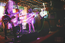 Daisychain at The Hideout