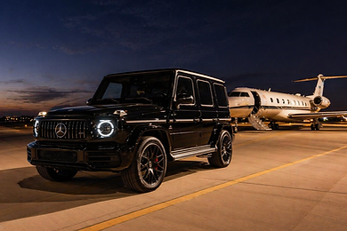 Tarmac de luxe sous les projecteurs.png