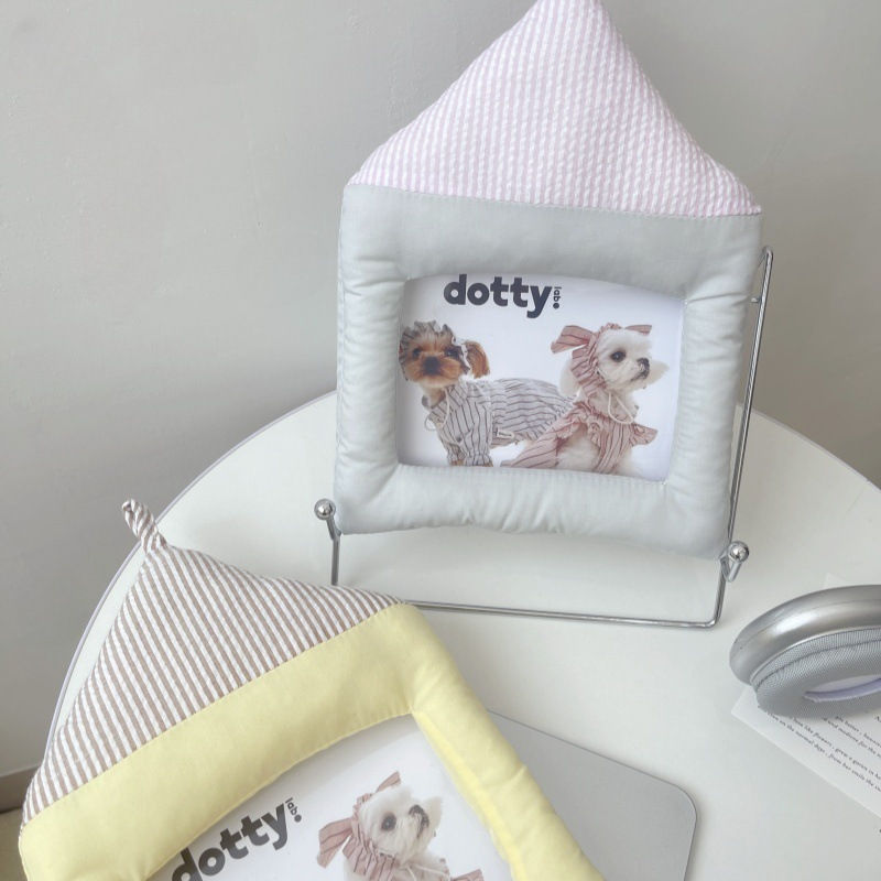 Thumbnail: Wall Hanging Creative Photo Frame Cotton House Shape Frame Desktop Wedding Pictu