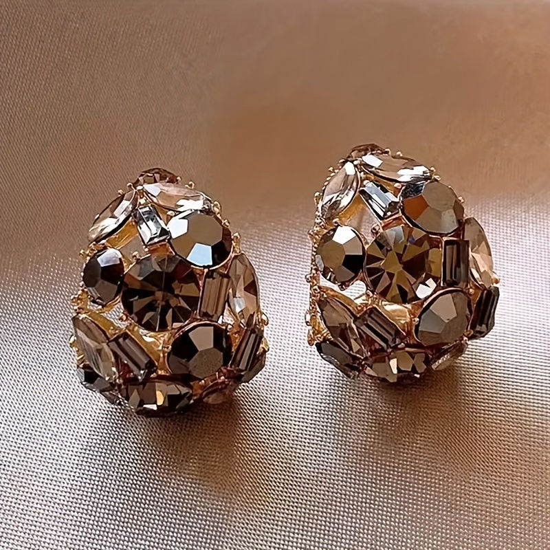 Thumbnail: Elegant and simple ear studs, teardrop-shaped ear rings, shiny ear studs, retro
