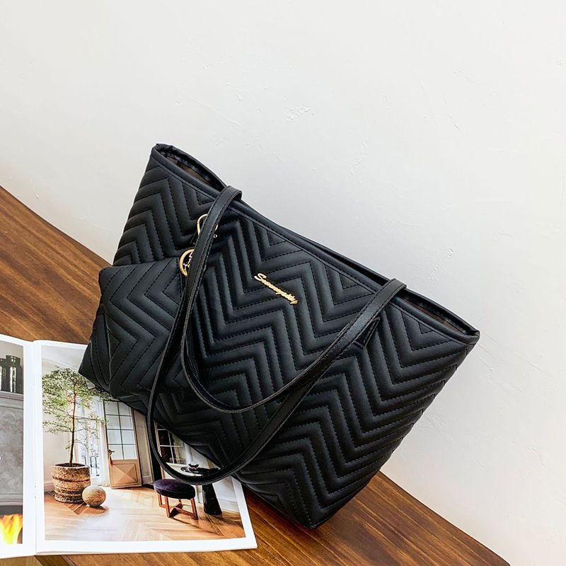 Thumbnail: Women's Bag Fashion Large Capacity Tote Bag Wavy Grain Daily Commute Handbag two