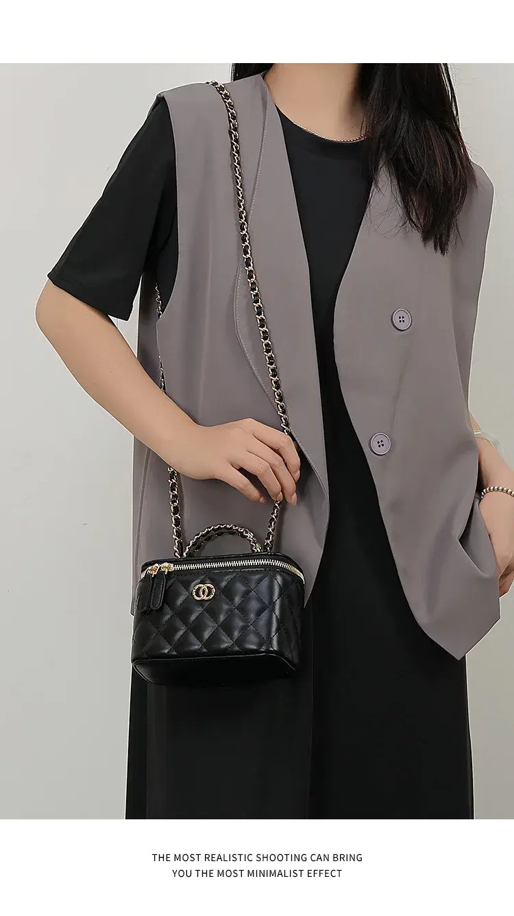 Thumbnail: Simple Casual Crossbody Handbag Elegant for Women with Leather and Vintage Fashi