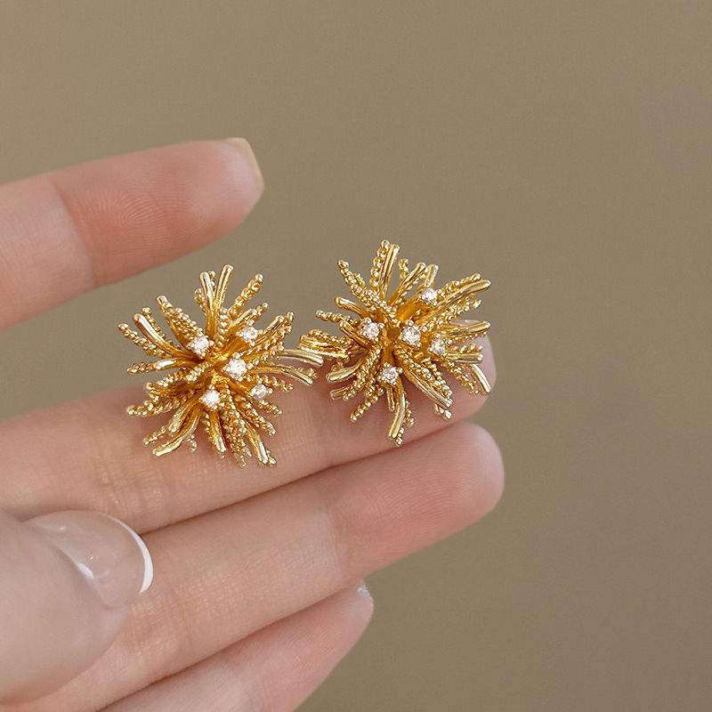 Thumbnail: Elegant Niche Light Luxury Clip on Earrings Gold Firework Cluster Retro Minimali