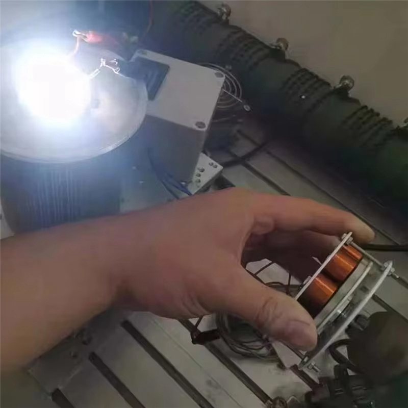 AT21-Hand Crank Mini Generator 24V, Robust Magnetic Motor, Low Speed Wind Power