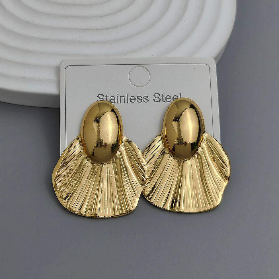 Thumbnail: Charming heavy metal fan-shaped gold-plated 18K women's earrings, waterproof and