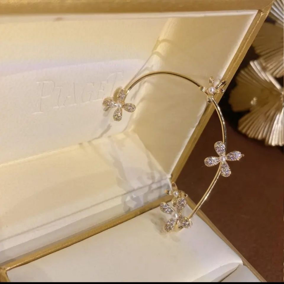 Thumbnail: Butterfly Earrings Fashion Jewelry 2026 No Ear Hole Earing Trend Piercings Chain