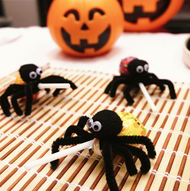 zanflare-how to make lollipop spiders