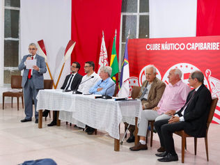 Gabriel de Oliveira Cavalcanti Filho recebe título de Associado Benemérito 