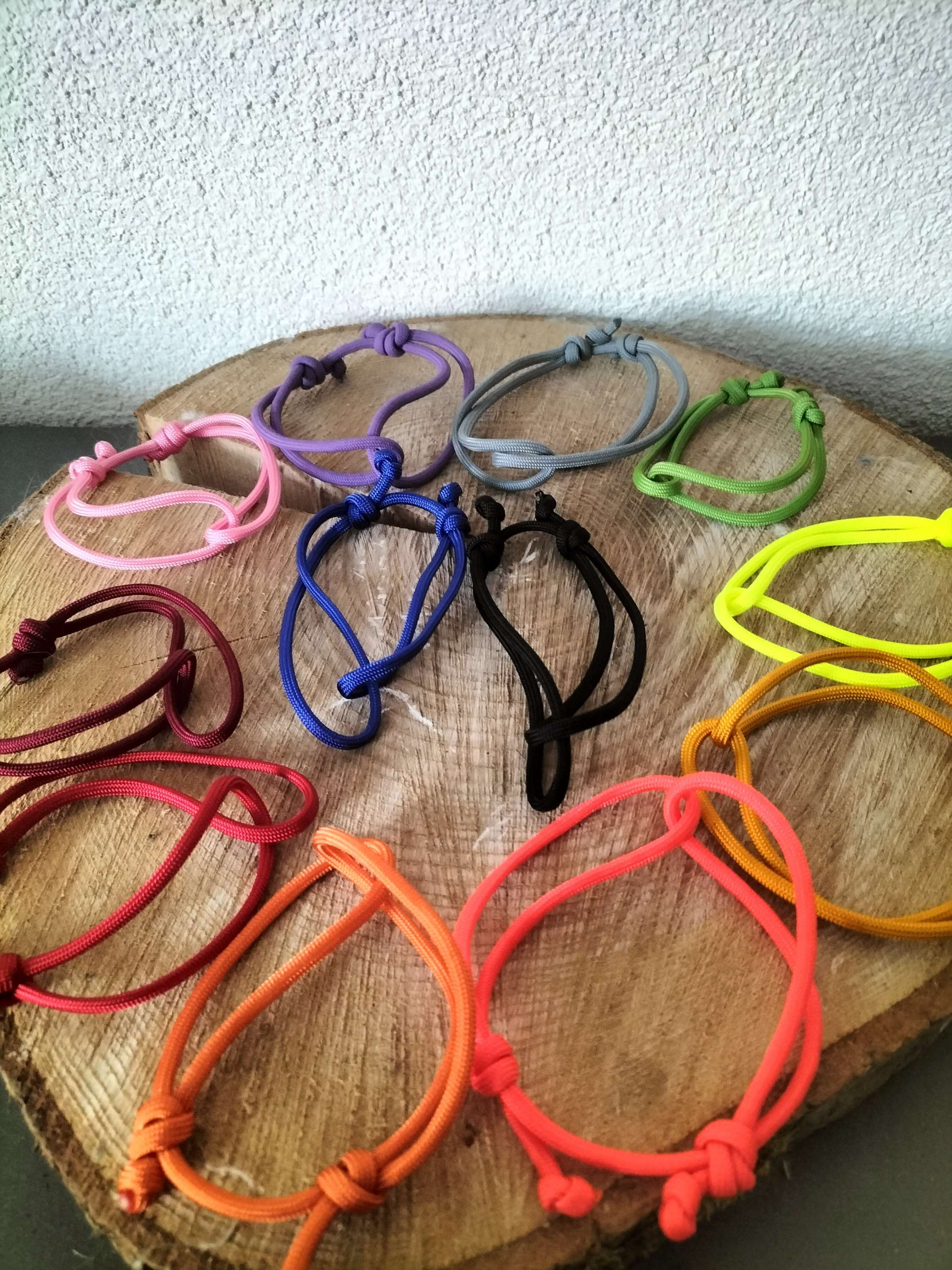 Lot de 12 Colliers Naissance en Paracord 