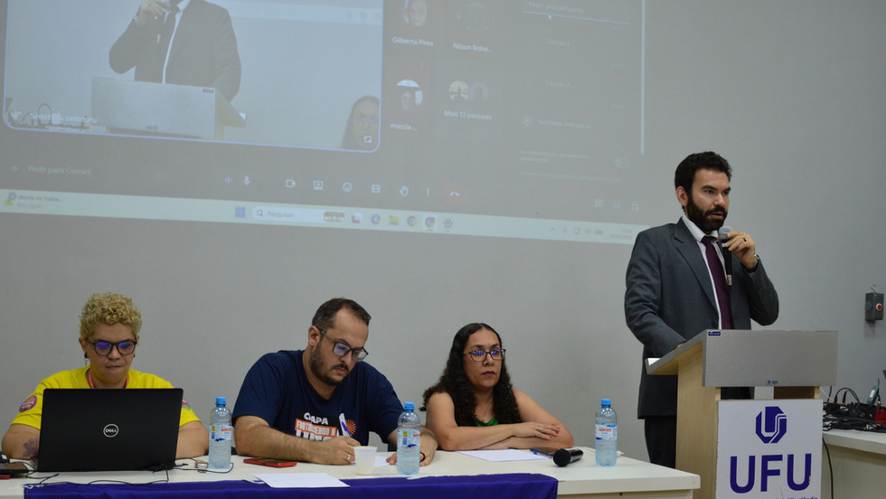 Assembleia Geral debate ações coletivas, democratização da UFU e conjuntura política