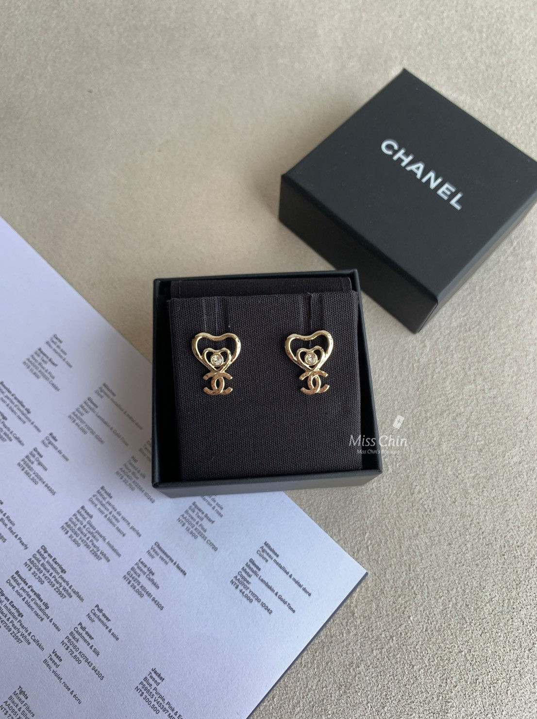 Chanel 水鑽雙愛心鏤空耳針 - 淡金