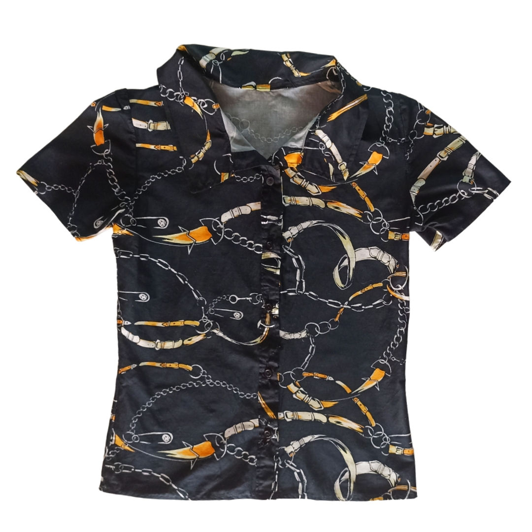 camisa con estampado de cadenas