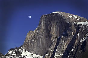 FebMoonOverHalfdome5677.png