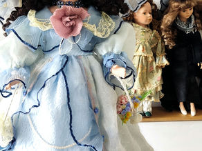 Poupées en porcelaine et l'art conceptuel