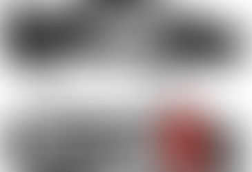 Classic Football Boots vs. New Football Boots: Balancing Tradition and Innovation