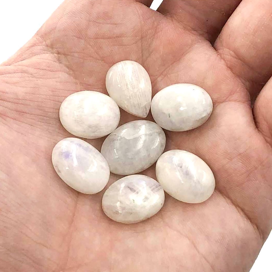 Cabujones de piedra de luna pequeños