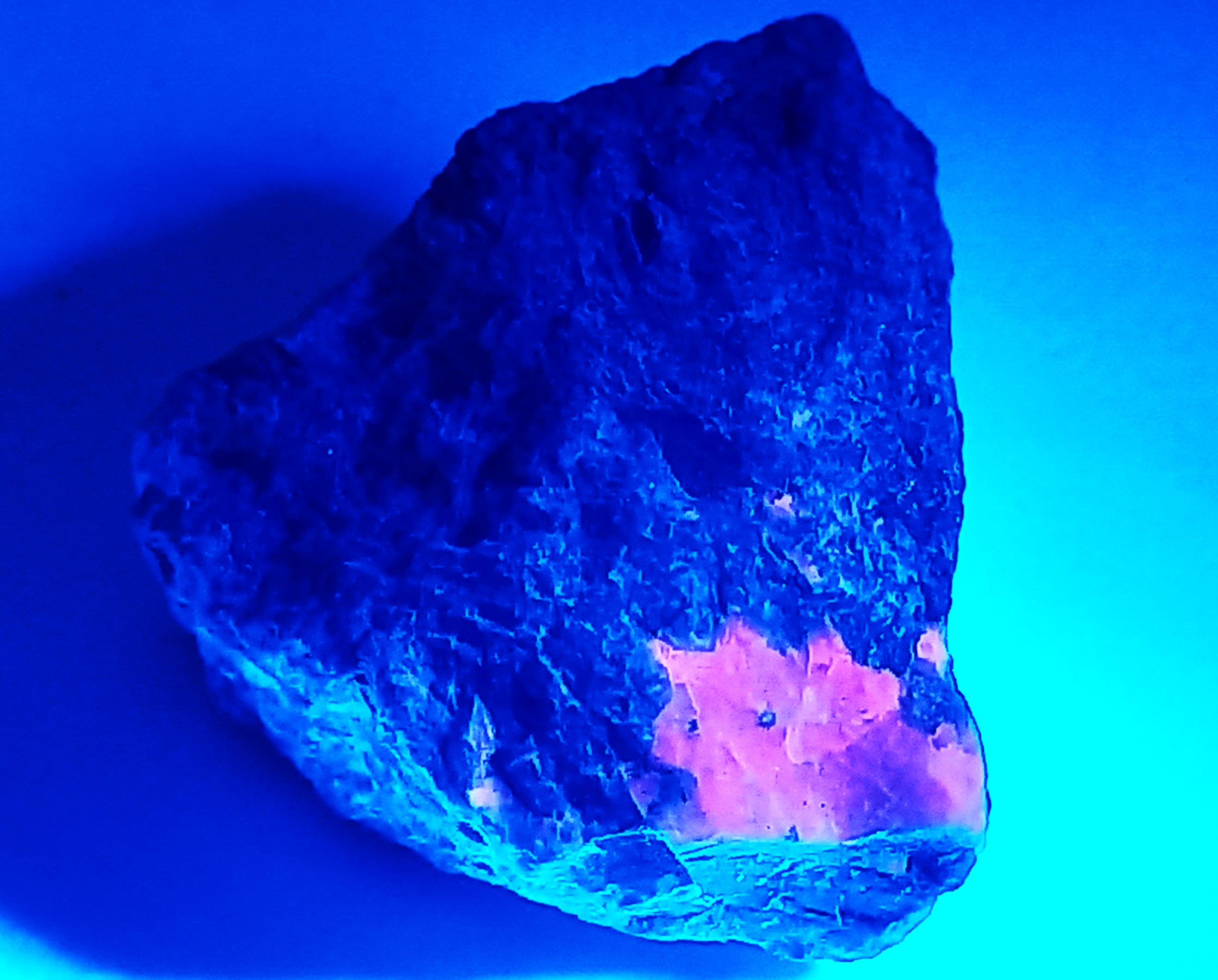 Sodalite Syénite ( Yooperlite ) 3.4cm