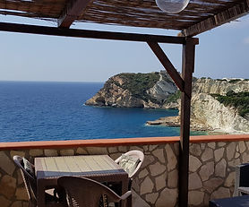 Civita 2                                 
                                                
Tipo immobile:   
Monolocale 2/4  Posti LETTO