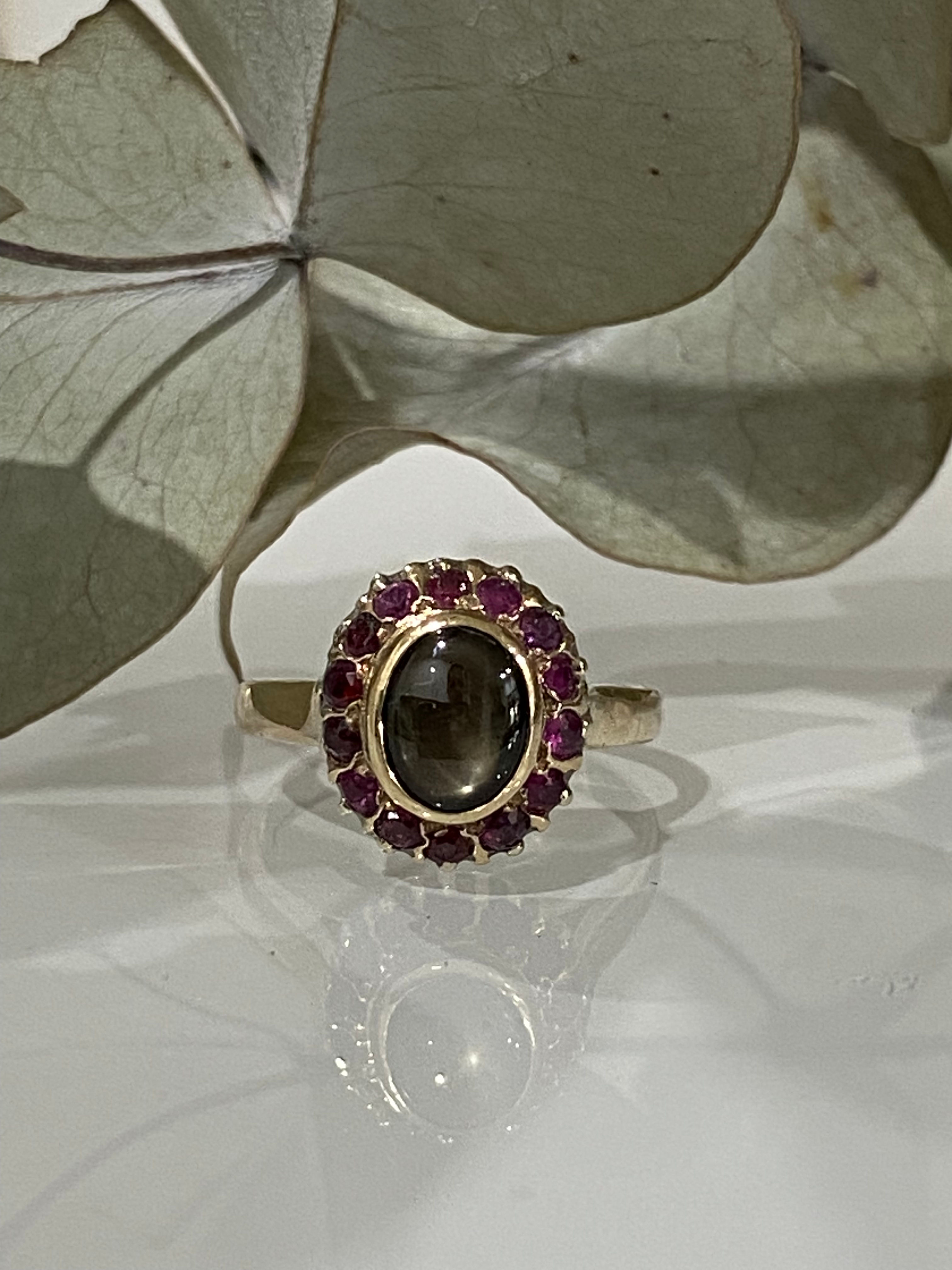 Vintage 18ct Gold Star Sapphire & Ruby Ring