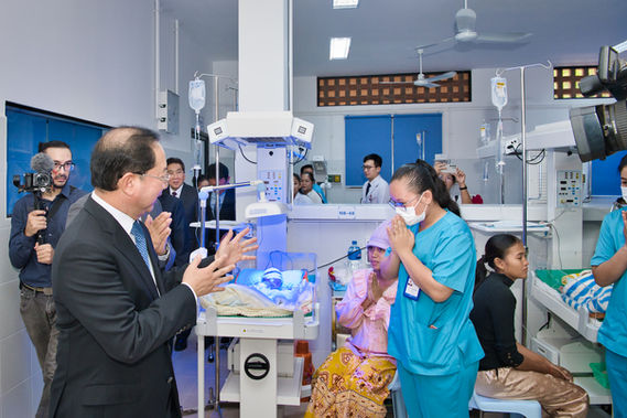 Einweihung der Maternité