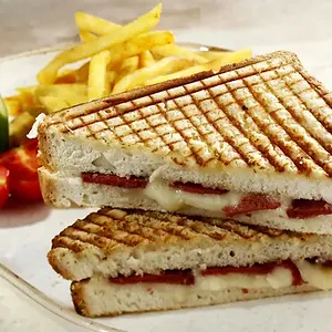Sucuklu Tost