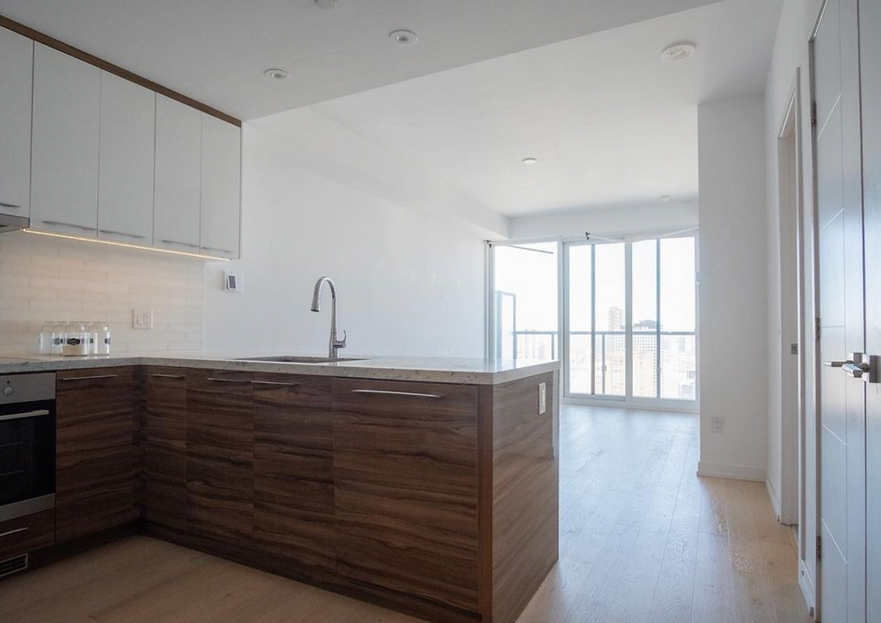 2106-488 University Ave, Toronto, ON M5G 0C1