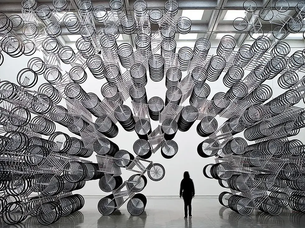 immagine di un opera di Ai Weiwei raffigurante una miriade di biciclette