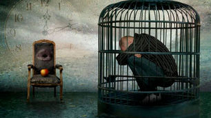 immagine di un uomo in gabbia