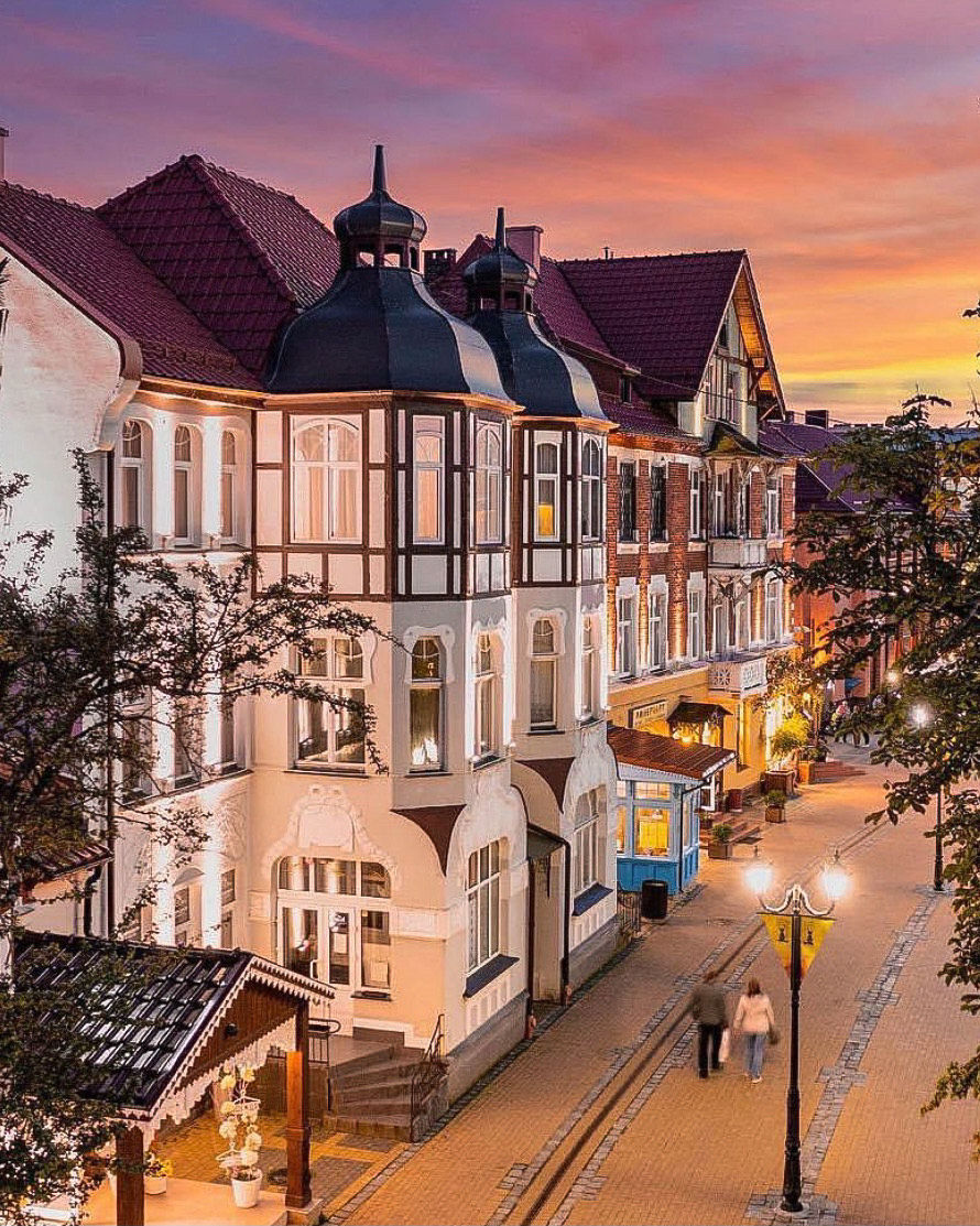 Miniatura: FROM BALTIC TO CURONIAN