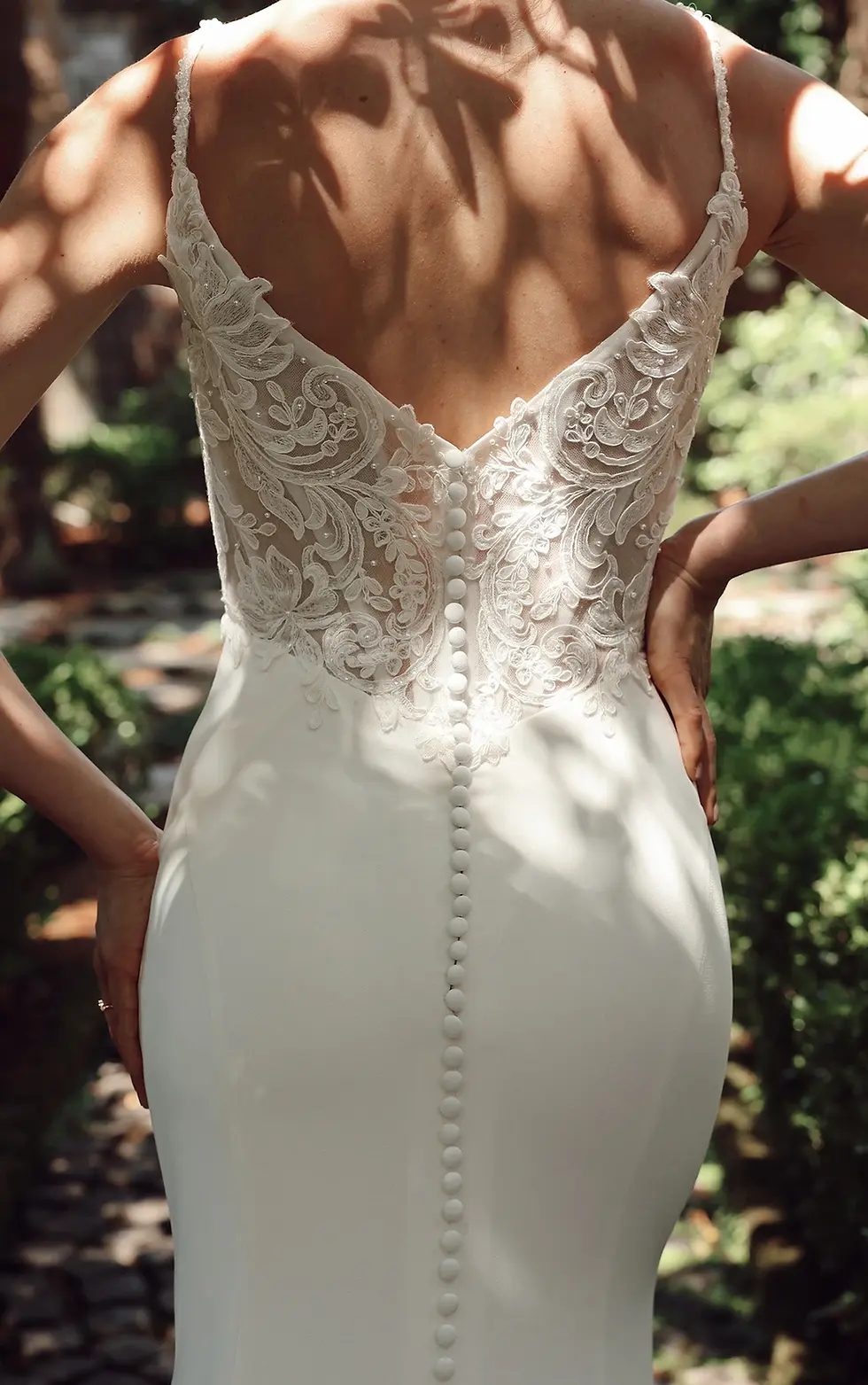 Thumbnail: Essense of Australia D4181, Fitted wedding dress