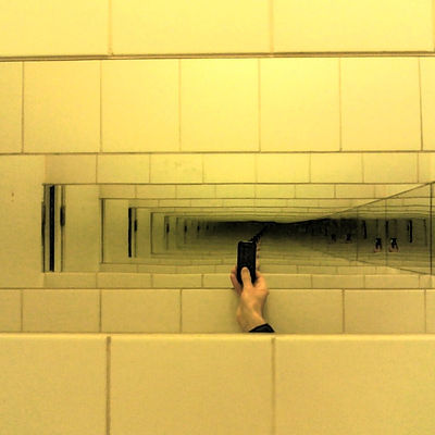 Infinity_Mirror_Effect.jpg