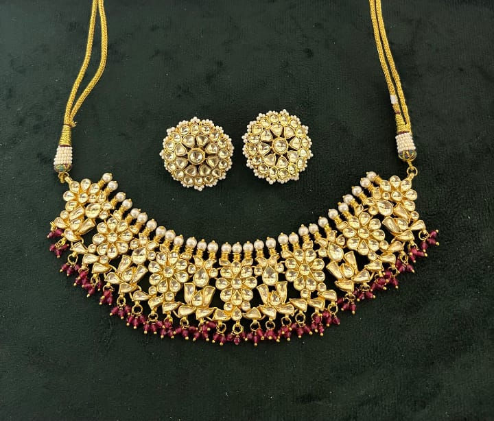 NAADIRA GOLD PLATED FLORAL NECKLACE