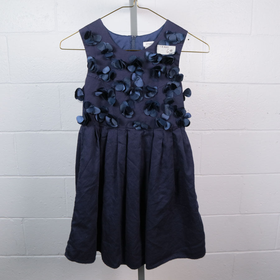Jolie robe sans manche (12 ans)