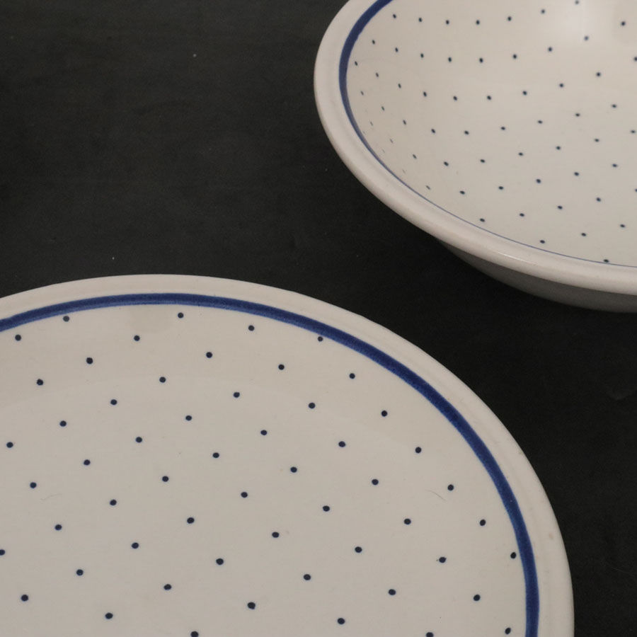 Miniature : 3 moyennes assiettes, 3 petites assiettes et un bol