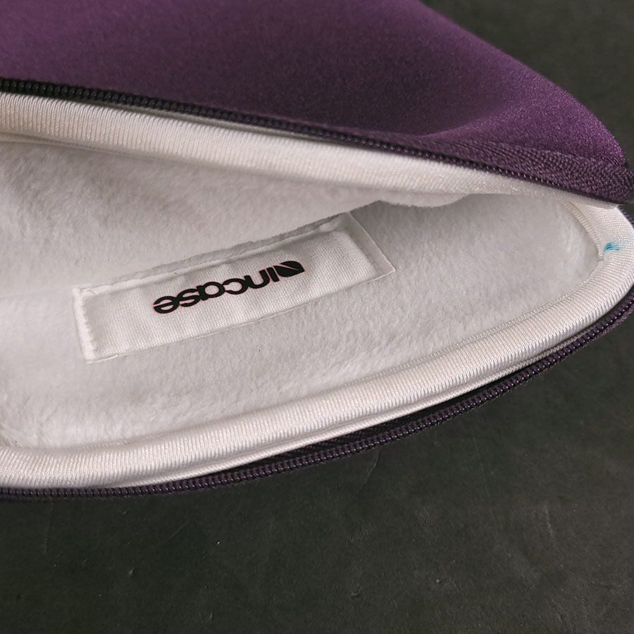 Miniature : Pochette en néoprène Incase