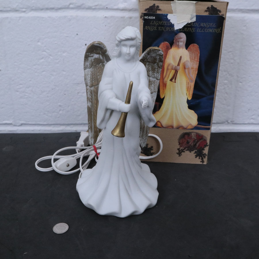 Ange en porcelaine illuminé