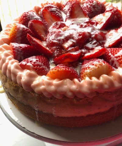 White Chocolate Strawberry by Gâteau de Jil